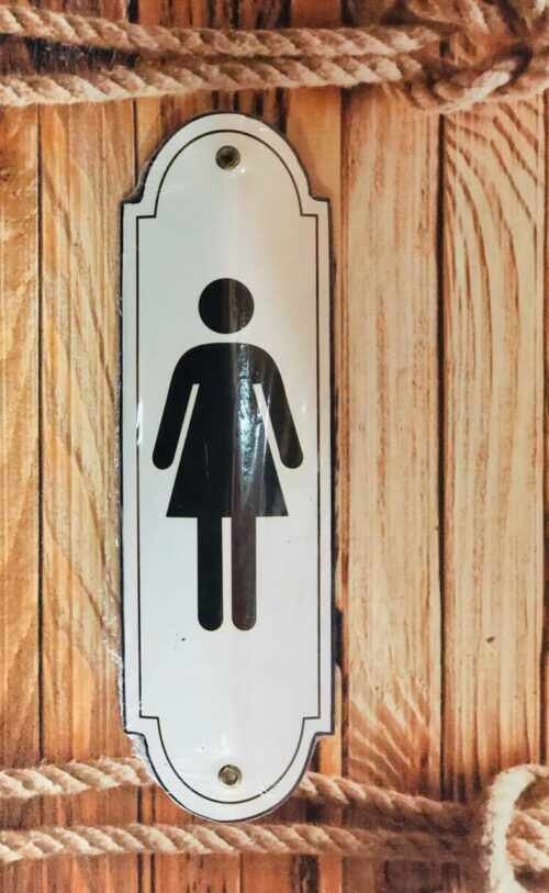 MUJER BAÑO