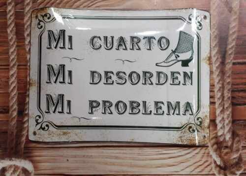 MI CUARTO, MI DESORDEN MI PROBLEMA (ZAPATO)