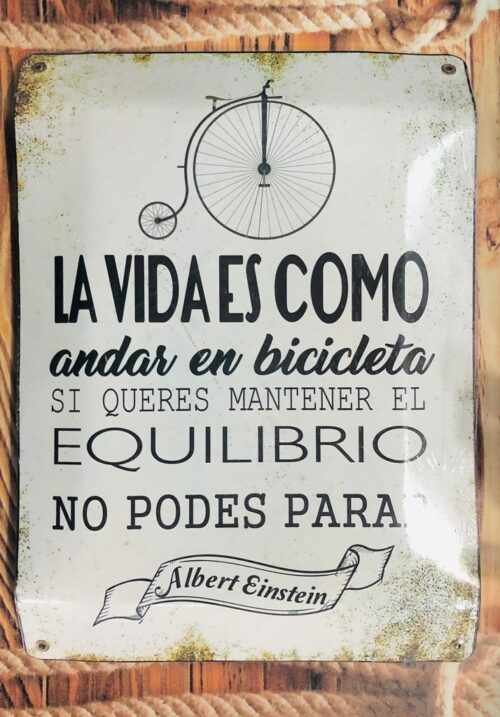 LA VIDA ES COMO ANDAR EN BICICLETA...