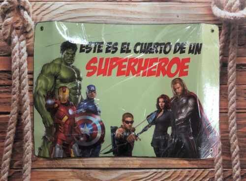 ESTE ES EL CUARTO DE UN SUPERHEROE