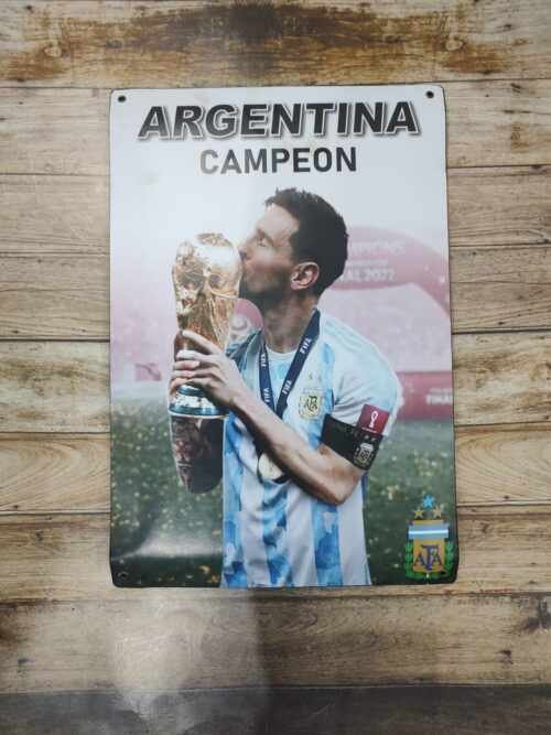 ARGENTINA CAMPEON DEL MUNDO MESSI BESANDO LA COPA