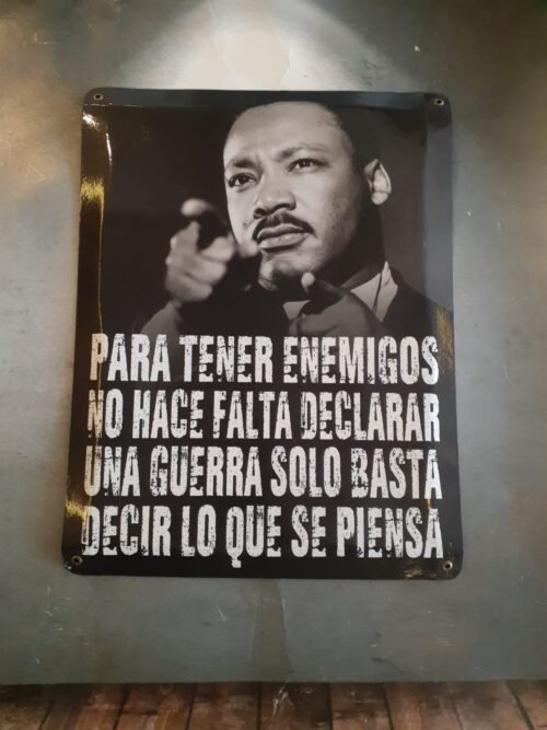 PARA TENER ENEMIGOS.....