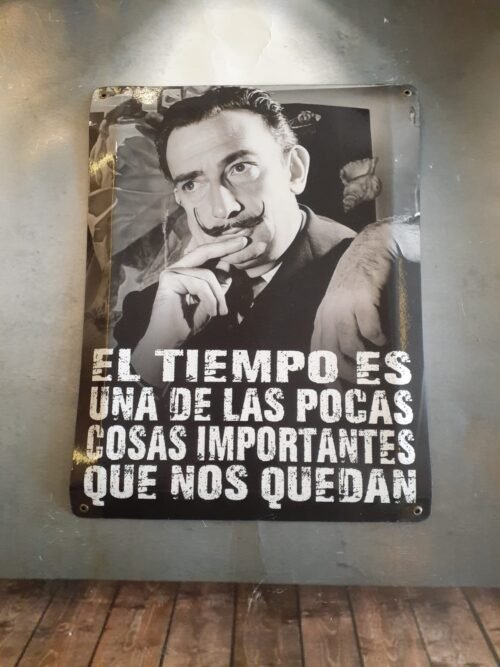 EL TIEMPO ES UNA DE LAS POCAS COSAS.......