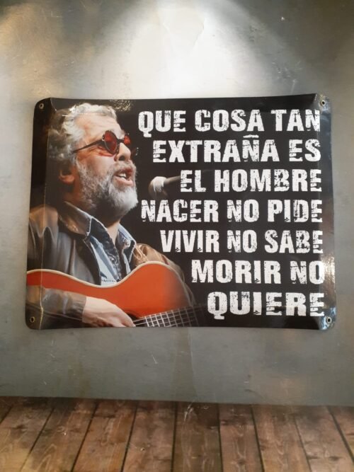 QUE COSA TAN EXTRAÑA